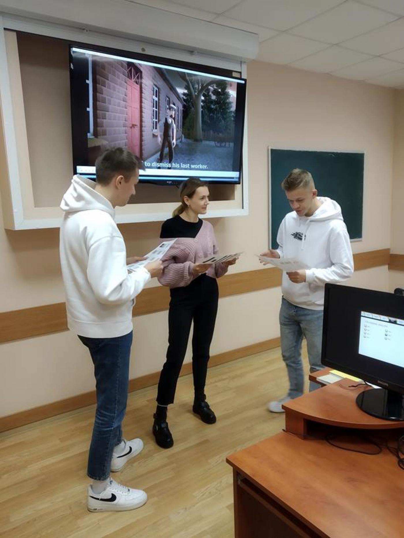 Начались занятия на обучающих курсах по английскому языку при кафедре «Английский язык № 1»
